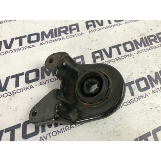 Кронштейн крепления интеркулера радиатора Hyundai i30 1.6 CRDI 2007-2012 282592A620
